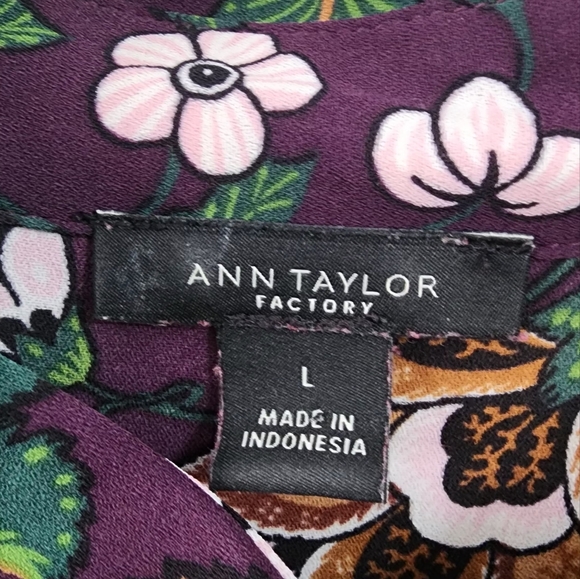 Ann Taylor floral blouse, size L - Picture 3 of 8